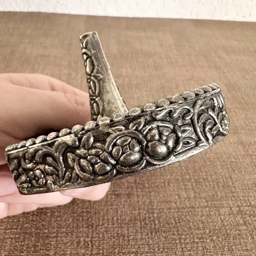 VTG International Silver Heart Ring Holder Silver Plated Ornate Jewelry Stand